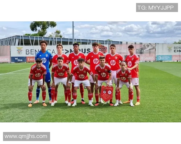 本菲卡与阿森纳友谊赛战平双方精彩瞬间引发全场热烈反响